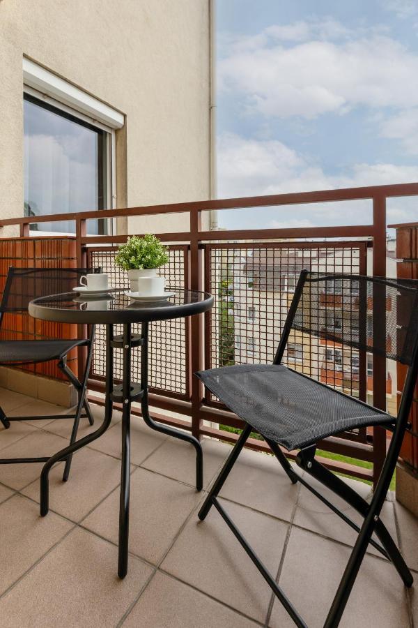 Cozy Apartment With Parking In Warsaw Ursus By Noclegi Renters Exterior foto